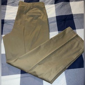 Men’s Wrangler khakis